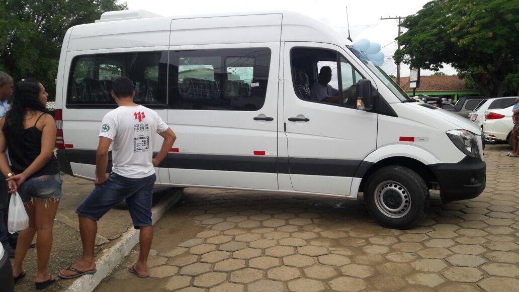 Município de Jacinto compra veículo para a Secretaria de Saúde